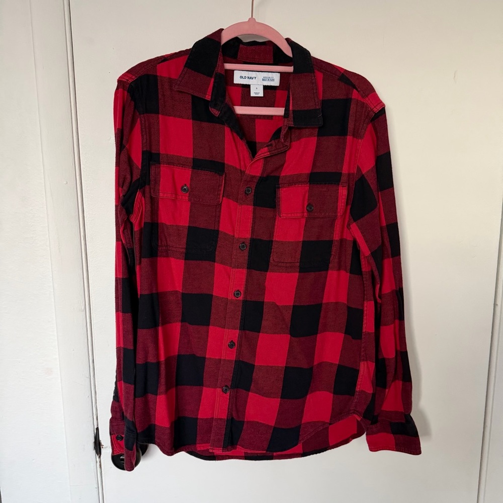 Red and Black Plaid Button-Up Shirt Size Small